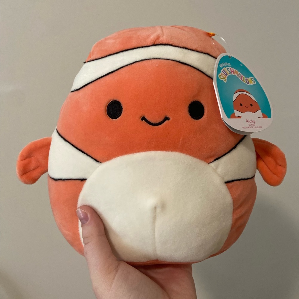 Squishmallow Ricky the Clown Fish!